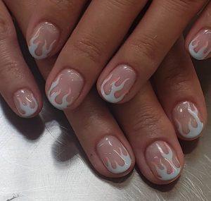 smalto nude con french a fiamma