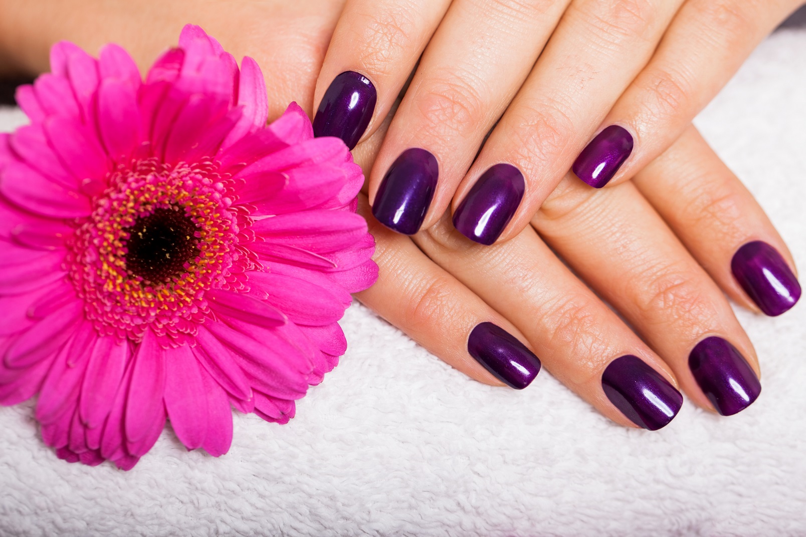 8. Nail Art: 10 idee per unghie a punta con smalto semipermanente - wide 2