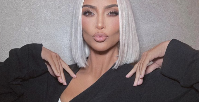 unghie corte Kim Kardashian