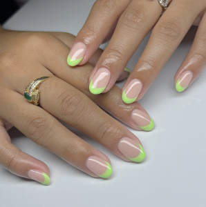 french manicure verde